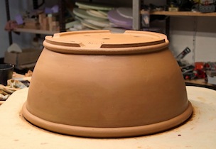 Bonsai pot feet and drainage